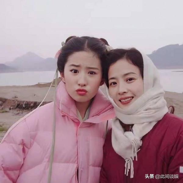 五位女藝人撐傘照，劉亦菲有書香氣，倪妮風情萬種