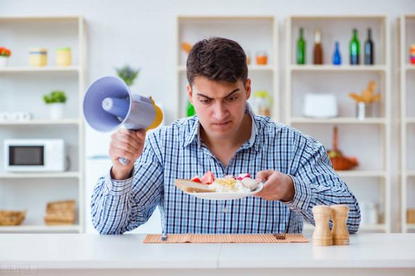 如何看自己肝功能好壞？醫生建議：肝病患者少吃這些