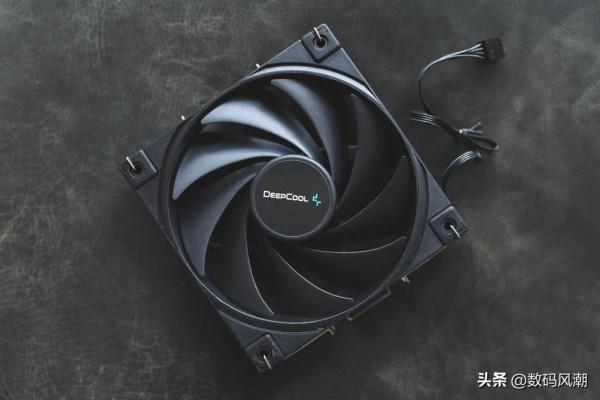 主打價效比還賣300？九州風神AK620實力證明風冷也能幹趴水冷