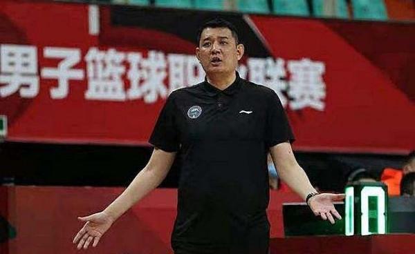 中國籃球金童玉女鞏曉彬李昕，9年前戀愛無結果，最後各自嫁娶