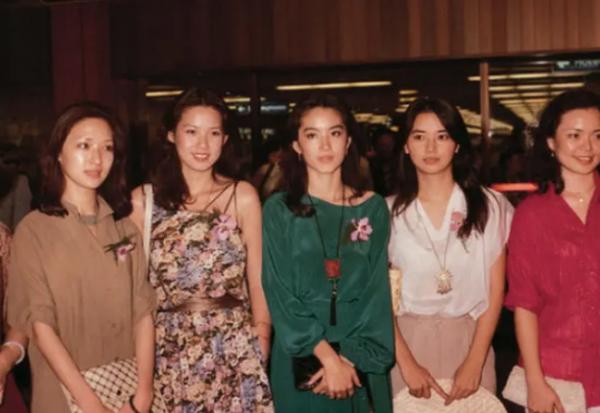 “霸王花”胡慧中的人生堪比電視劇,大紅時被火燒傷,情路坎坷 “霸王花”胡慧中的人生堪比電視劇,大紅時被火燒傷,情路坎坷