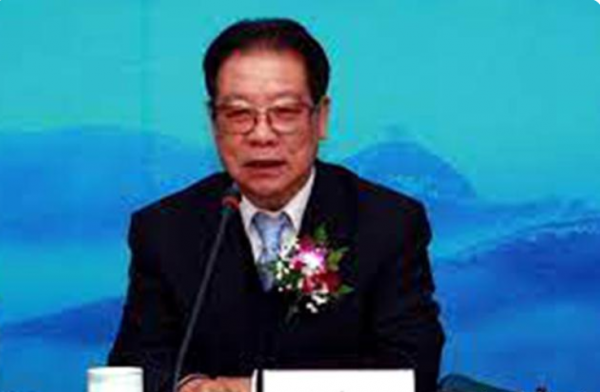 他是武警第四任司令員巴忠倓,63歲成為中將,卻在66歲引咎被免職 他是武警第四任司令員巴忠倓,63歲成為中將,卻在66歲引咎被免職