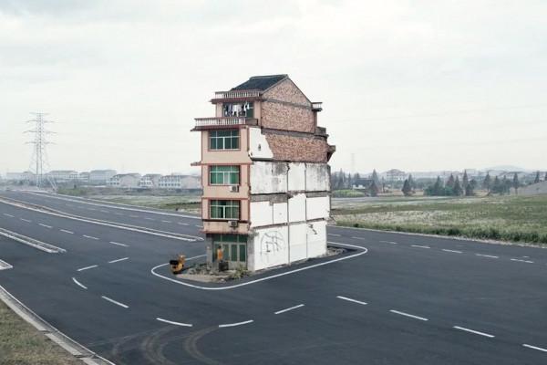 因索要400萬賠款未果，北京釘子戶&quot;堅守不出&quot;,現求低價拆遷卻被拒