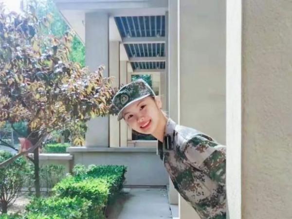 颯！第71集團軍新畢業女排長集體亮相