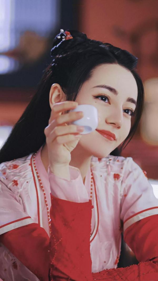 《安樂傳》未播先火，迪麗熱巴和六個女配角上演顏控盛宴