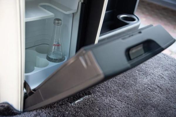 地球上原廠身價最高的MPV是什麼樣子的？| CAR REVIEWS