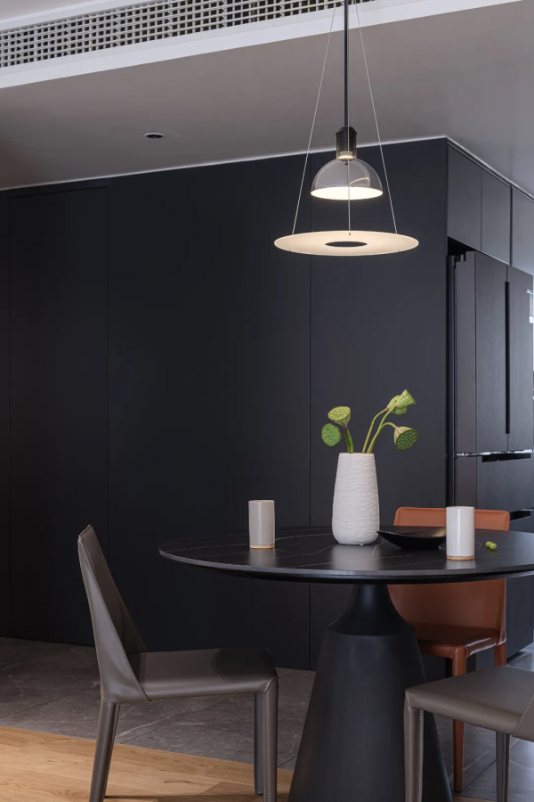 140㎡現代簡約風格新房裝修，臥室衣帽間愛了