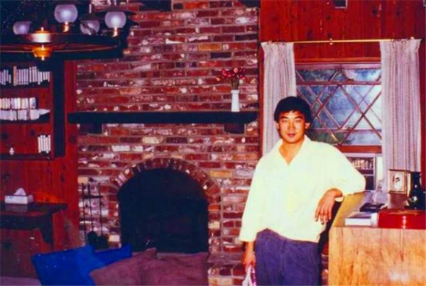 中國物理天才馮奚喬,17歲上北大,26歲成為博士,35歲為情自殺 中國物理天才馮奚喬,17歲上北大,26歲成為博士,35歲為情自殺