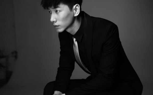 從&OpenCurlyDoubleQuote;紅遍全國&rdquo;到&OpenCurlyDoubleQuote;糊穿地心&rdquo;，張亮才是資本玩弄的一顆棋子