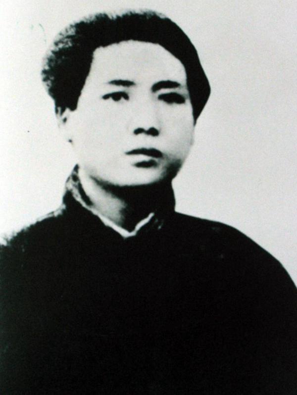 53年一搬磚工正在燒窯，毛主席下屬找到他：你就是陳獨秀的後人吧