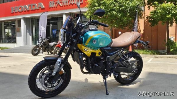 無極300AC攀爬版到店實拍 更適合跑爛路的復古摩托 無極300AC攀爬版到店實拍 更適合跑爛路的復古摩托