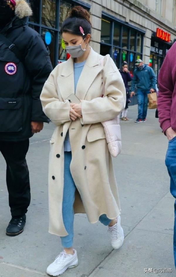 拜託!別再說賽琳娜不會穿衣了,近期私服隨手一拍就是大片 拜託!別再說賽琳娜不會穿衣了,近期私服隨手一拍就是大片