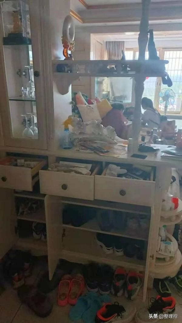 11位整理師10小時搞定160平方米,捨棄雜物超過1000斤 11位整理師10小時搞定160平方米,捨棄雜物超過1000斤