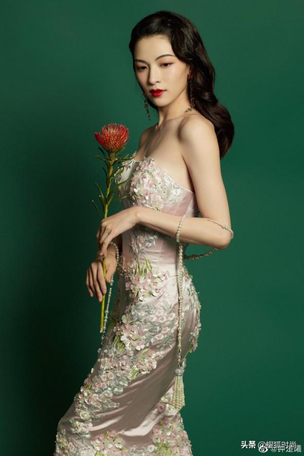 原來,女明星的紅毯造型已經卷到了這些細節 原來,女明星的紅毯造型已經卷到了這些細節