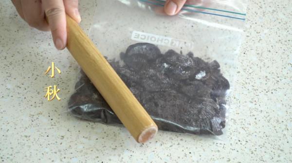 孩子想吃毛巾卷，小秋用一口平底鍋解鎖三種做法，比買得實惠多了