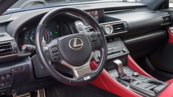 高顏值愉悅大眾，舒適駕乘愉悅自己&mdash;&mdash;二手雷克薩斯RC200t