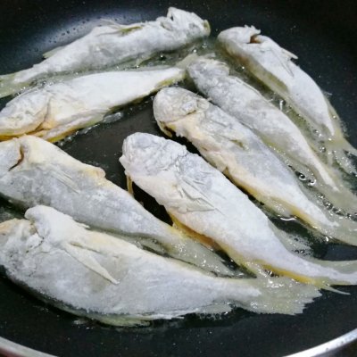 #鮮到鮮得，月滿中秋，沉魚落宴#香煎黃花魚