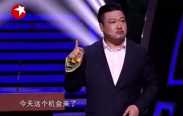 “喜劇人”賈冰：28歲當團長，35歲副處級，37歲辭職後爆紅