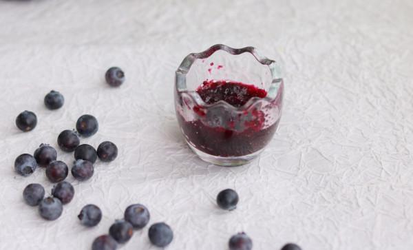 自制藍莓果醬,沒有新增更健康,比買的強多了,孩子很愛吃 自制藍莓果醬,沒有新增更健康,比買的強多了,孩子很愛吃