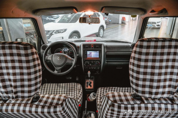 「可愛小車」整備一臺袖珍小車鈴木吉姆尼，有型才能釋放你的個性