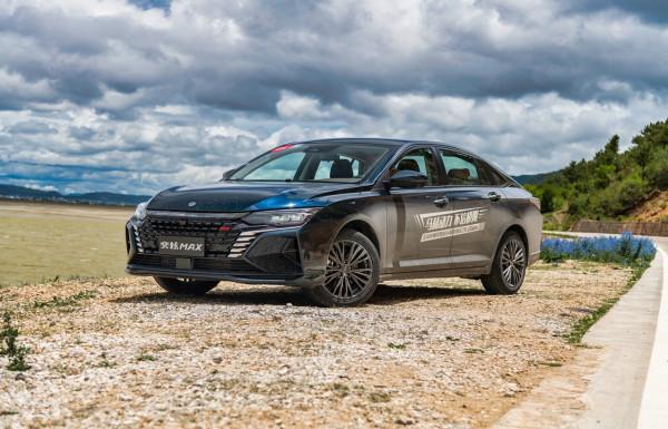 試駕奕炫MAX:1.5T+7速雙離合,年輕人的新選擇 試駕奕炫MAX:1.5T+7速雙離合,年輕人的新選擇