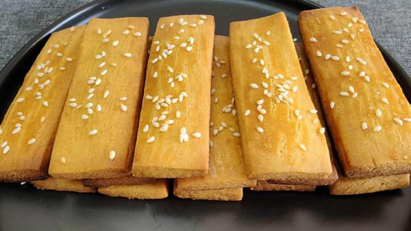 家裡有玉米麵教你做爐果，比桃酥還好吃，入口香酥脆甜，好吃極了