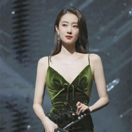 出道前一般般，火了之後一年比一年好看，難道真是“紅氣養人”？