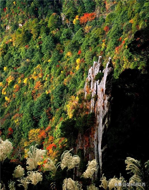 江西的這座山，與月亮有關，還帶著明月般朦朧的美