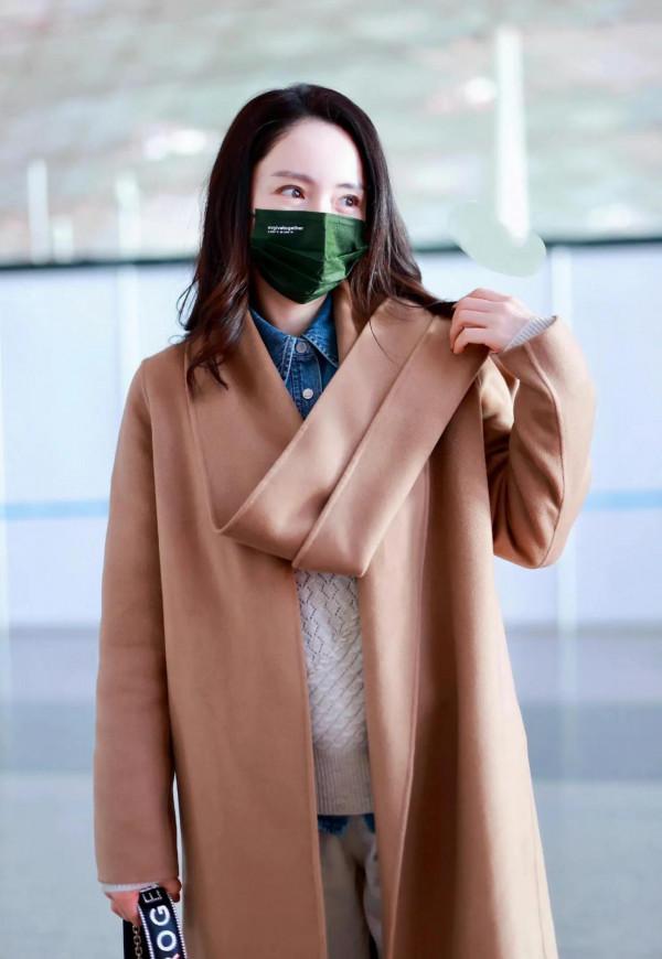 董璇楊冪私服來了，一種成熟女人獨有的韻味，一種是少女時尚感