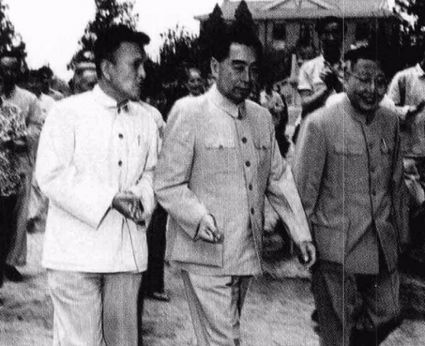 1954年，猶太人“好心”送我國核武器原料，周總理親令：查明真偽