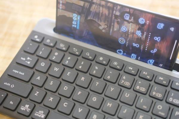 雙飛燕飛時代鍵鼠使用體驗：無線藍芽多模，平價辦公最優選