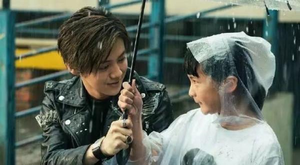 《擺渡人》:擺渡他人,守住“自我”,享受愛享受生命 《擺渡人》:擺渡他人,守住“自我”,享受愛享受生命