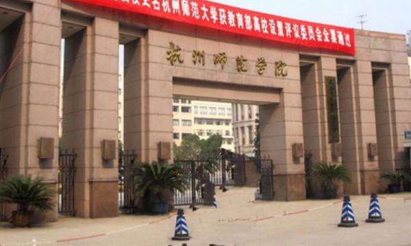 安徽40多歲兩單身兄弟收一養女，30年後女孩不離不棄帶著養父上班