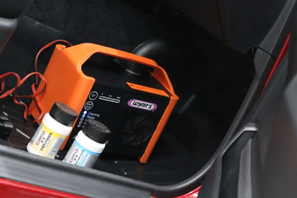 怪獸修車：翻新一輛二手的鈴木-吉姆尼，精心施工，再現完美