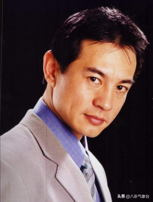 演員周浩東，27歲上北電，養父是他前行路上最大的支援