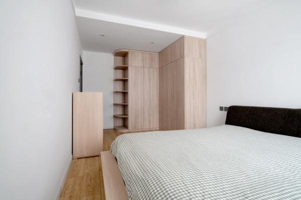 130平現代風三居室實用與大方於一體，功能性強才是最好的裝修