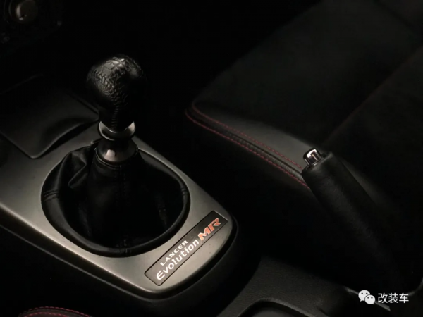 小姐姐連續擁有兩臺";街霸";EVO,完美詮釋何為巾幗不讓鬚眉 小姐姐連續擁有兩臺";街霸";EVO,完美詮釋何為巾幗不讓鬚眉