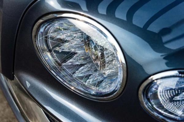 W12發動機，極速333km/h，老闆跑路專用車？