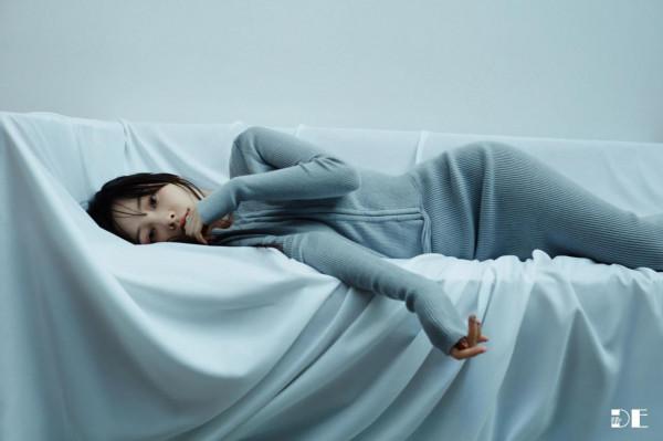 賈乃亮估計有點後悔，穿這一身的李小璐美極了……