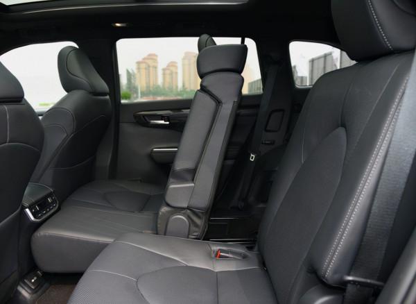 豐田皇冠陸放已上市，車重超2噸，續航1000KM，還能吃92“粗糧”