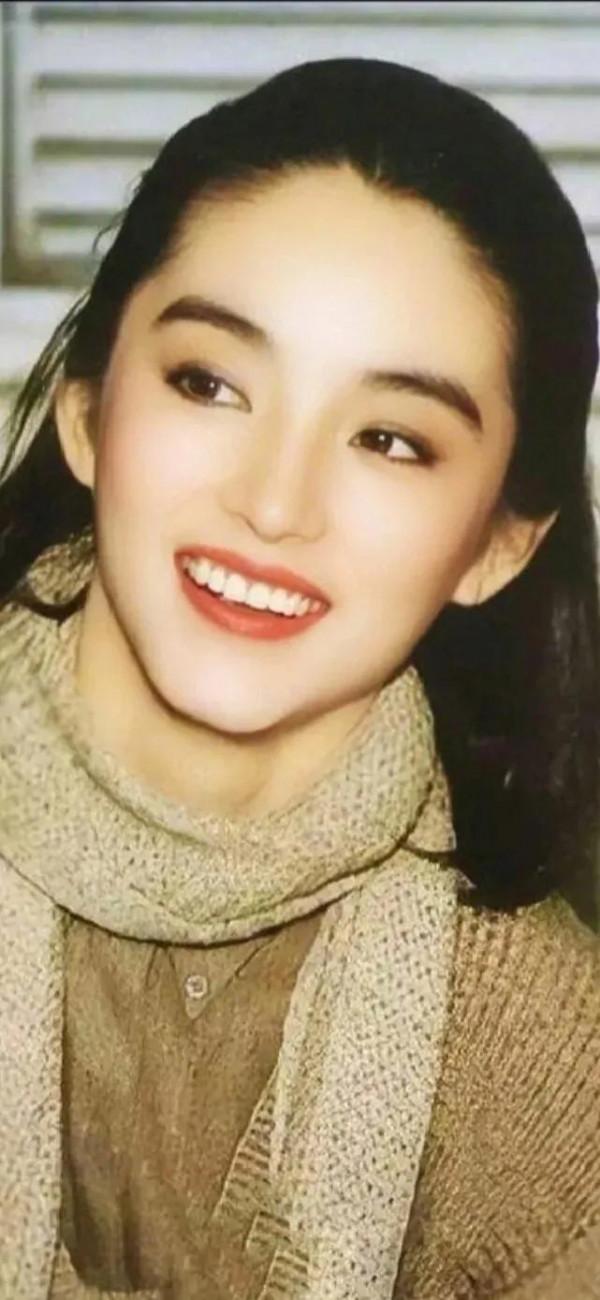 “童年女神”林青霞到底有多美？（多圖）