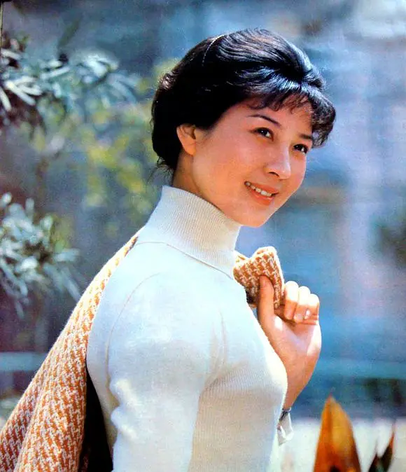 80年代當紅女星吳海燕，人稱“上影一枝花”，如今過得怎麼樣了？