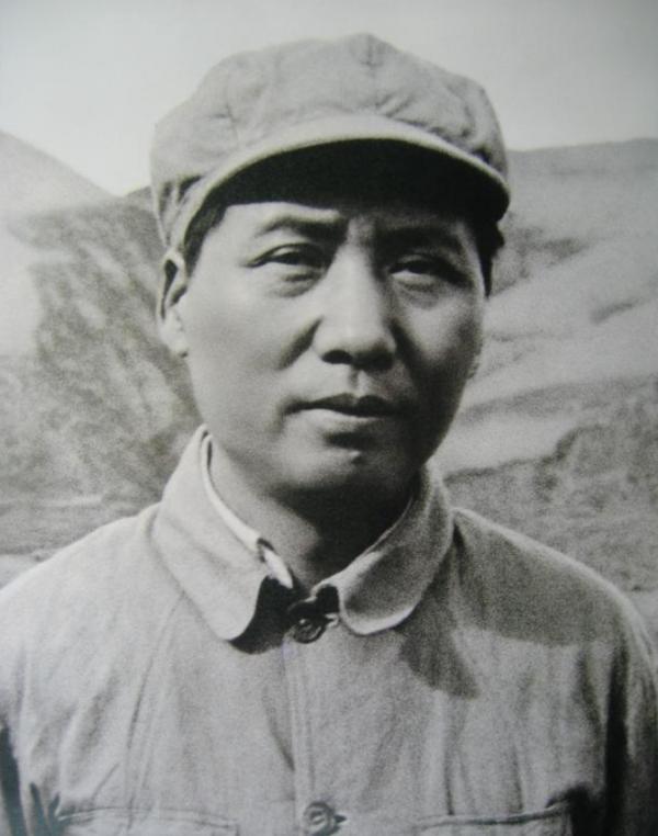 重慶談判前，毛主席李克農設下一計，讓老蔣大罵：中統軍統是飯桶