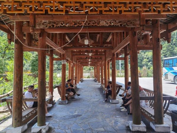 郎德苗寨：一個冷門的窮鄉僻壤，火了一下，又歸於沉寂