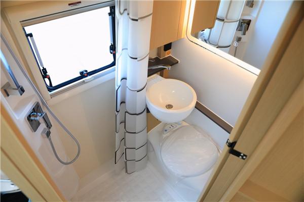 義大利名師打造進口依維柯雙拓展房車，鉑馳帕亞尼進口房車