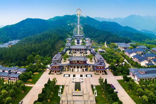 江西“良心”景區曝光,每年虧損上億門票卻免費,中午居然還管齋飯