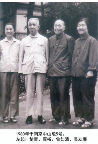 英雄連長做油布，整天抱怨團長不公，半年後懊悔：我錯怪他了