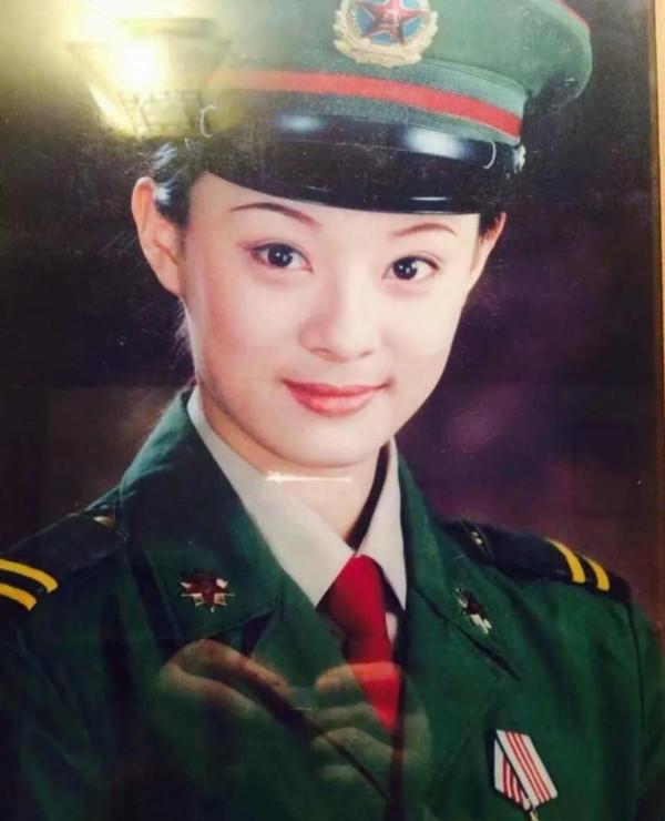 出身貧寒並且出名多年以後沒“忘本”的三位明星