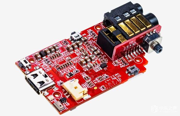 iFi GO blu：最迷你藍芽解碼耳放之一，有線、無線高音質享樂