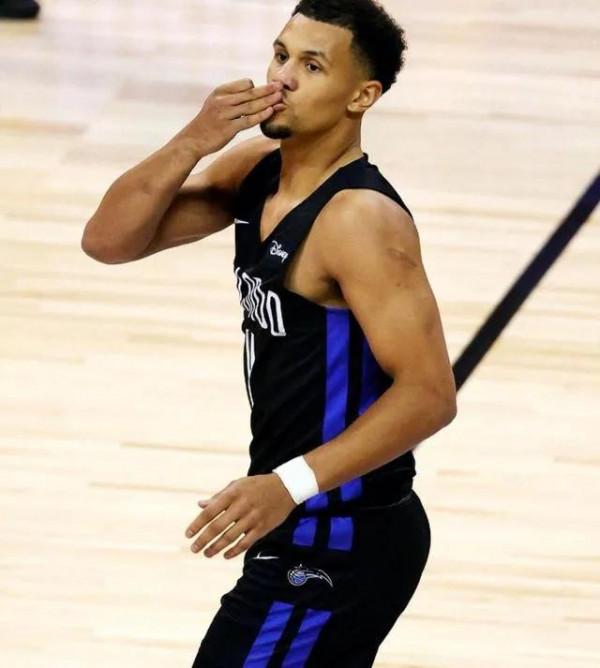 NBA公佈新秀榜：科比傳人表現低迷，13號新秀穩坐第一